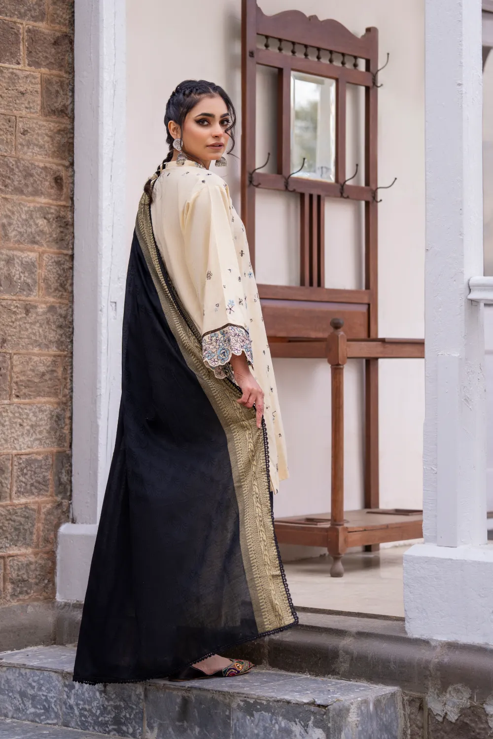 3PC Stitched | Emboridered Lawn Suit