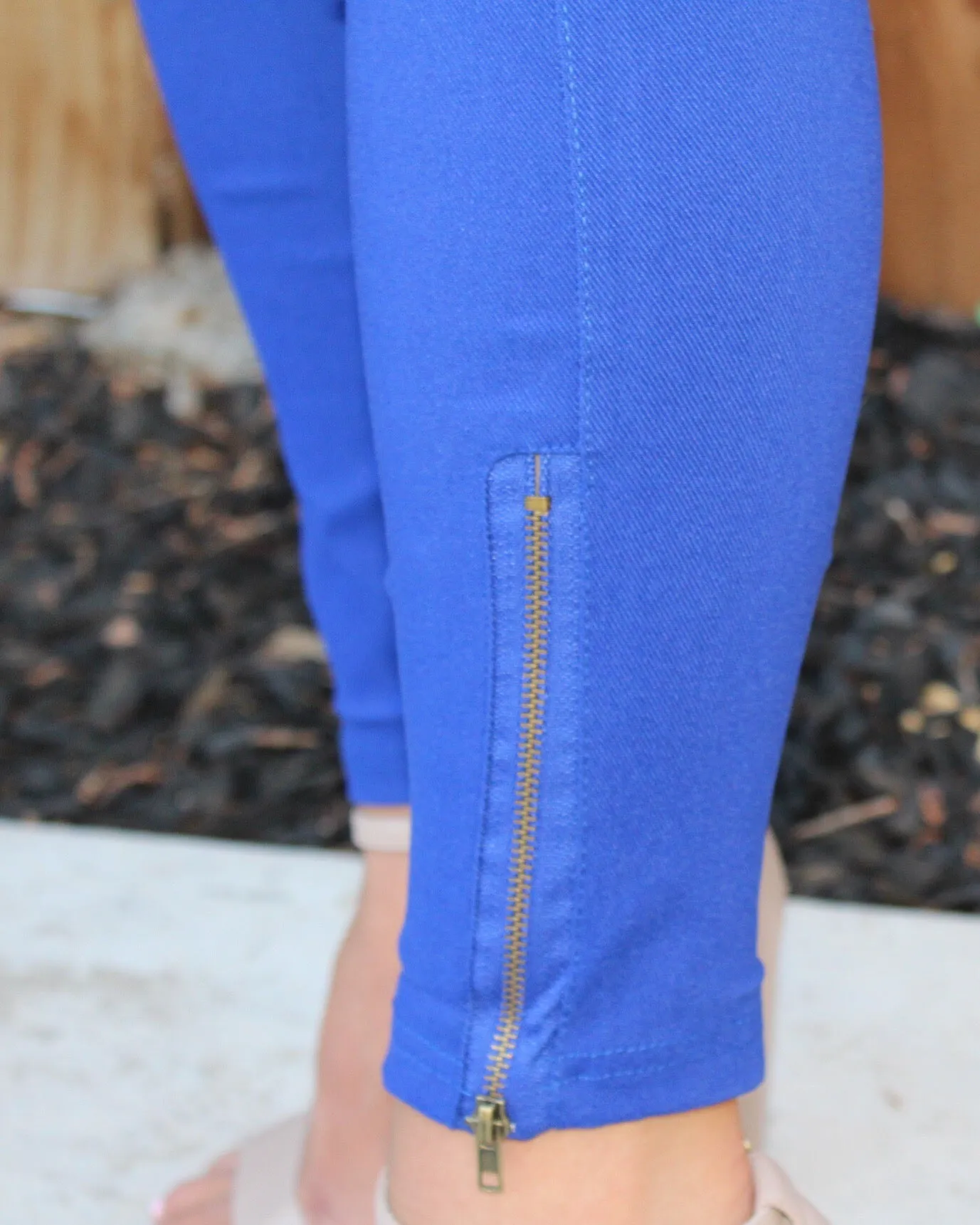 ALL EYES ON YOU MOTO LEGGINGS-COBALT BLUE