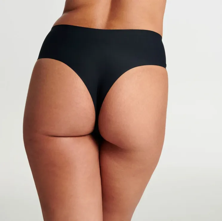 Black High-Waisted Seamless Thong