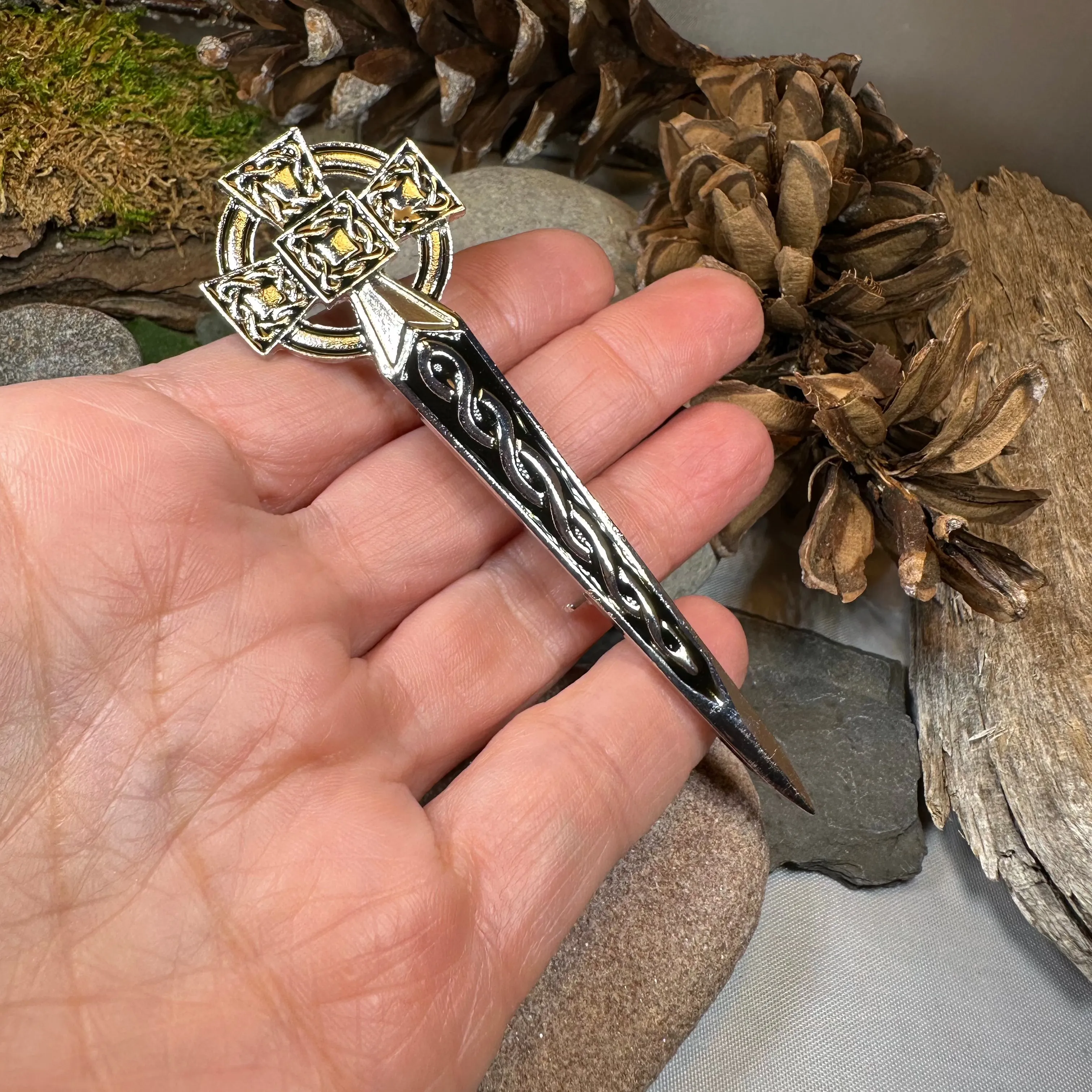 Classic Celtic Cross Kilt Pin
