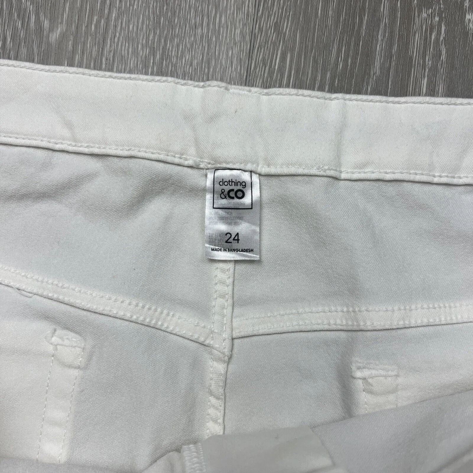Clothing & Co Womens 3/4 Skinny Mid Rise Super Stretch Size 24 (New)