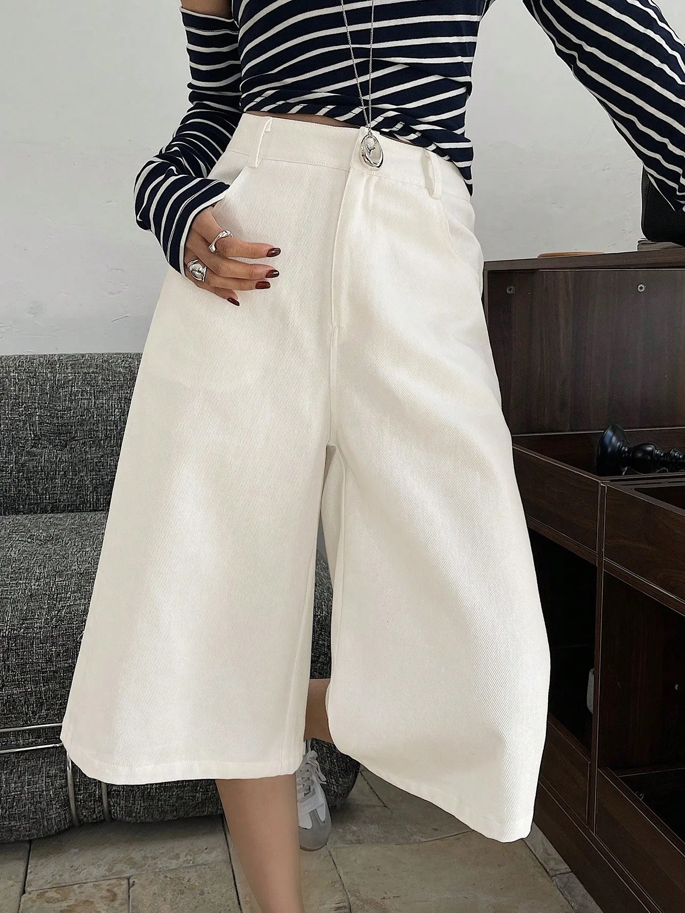 CM-BS811081 Women Casual Seoul Style Decorative 3D Pocket High Waist Bermuda Shorts - Beige