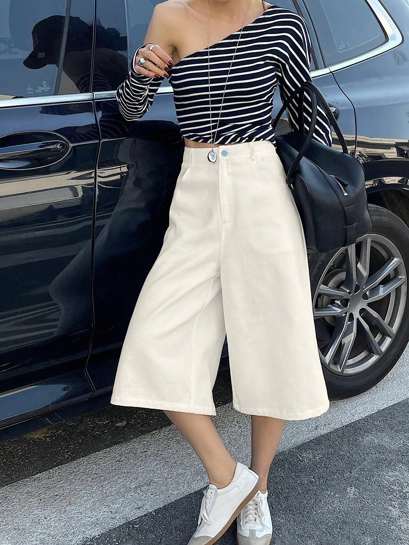 CM-BS811081 Women Casual Seoul Style Decorative 3D Pocket High Waist Bermuda Shorts - Beige