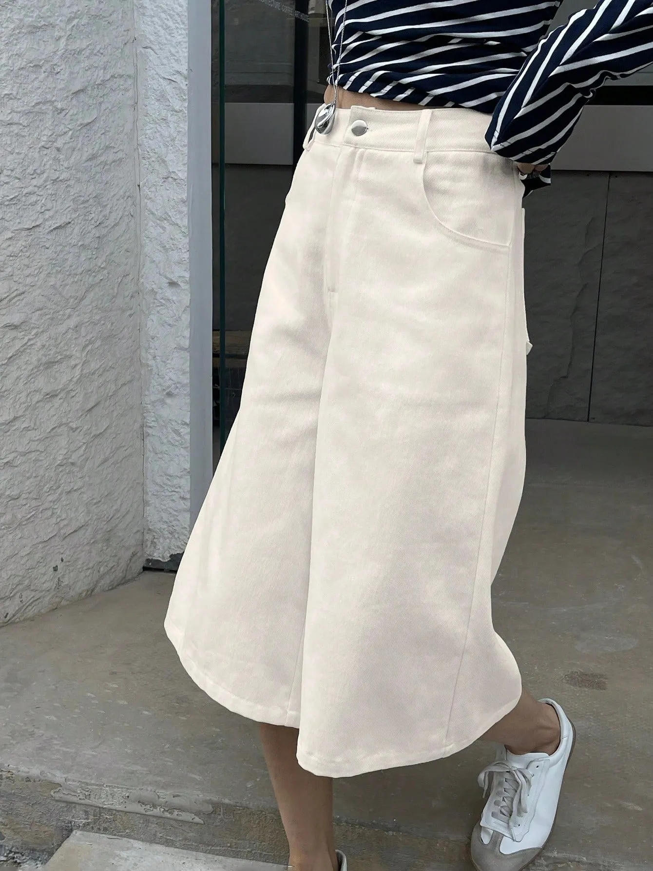 CM-BS811081 Women Casual Seoul Style Decorative 3D Pocket High Waist Bermuda Shorts - Beige