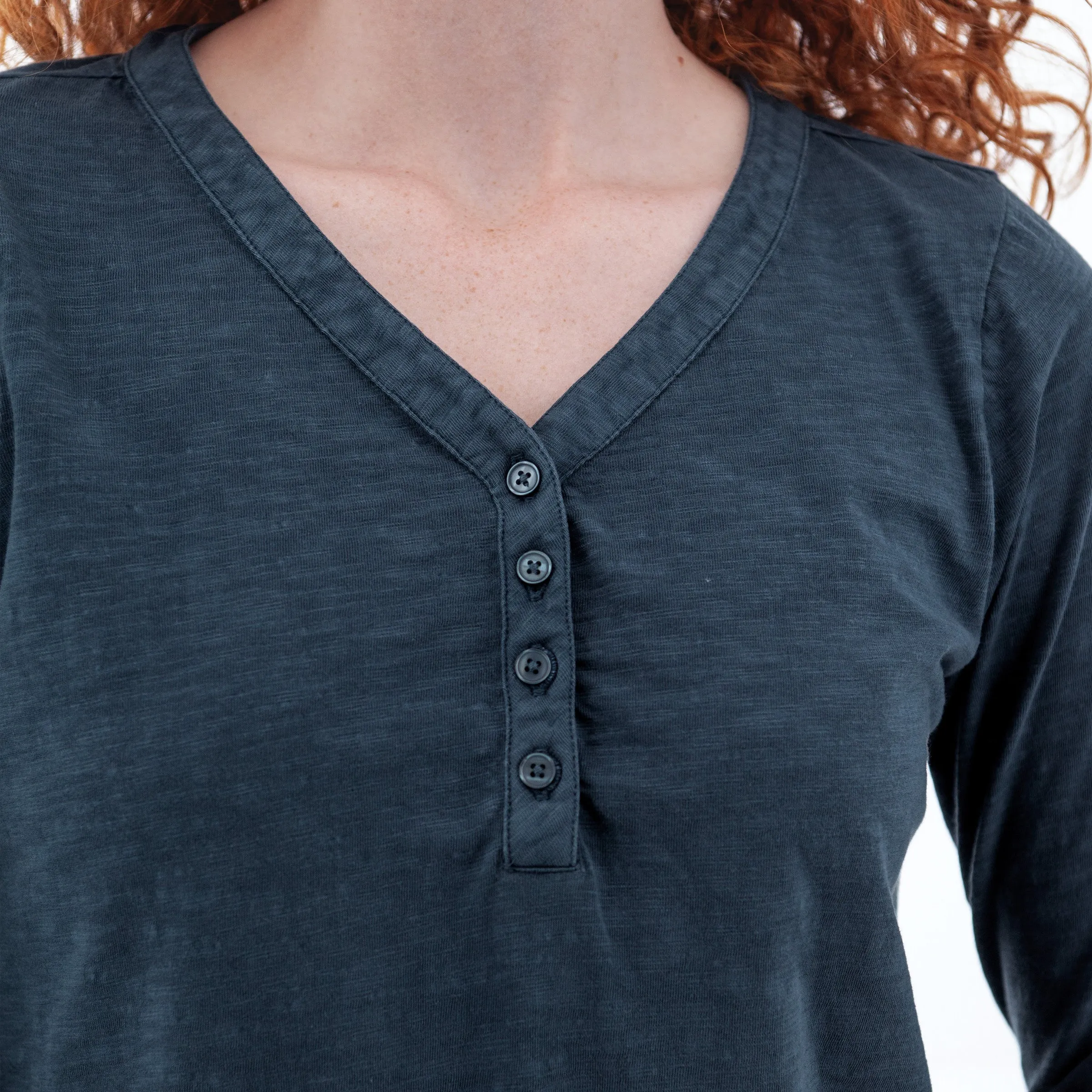 Este Organic Cotton V-Neck Henley - M19664