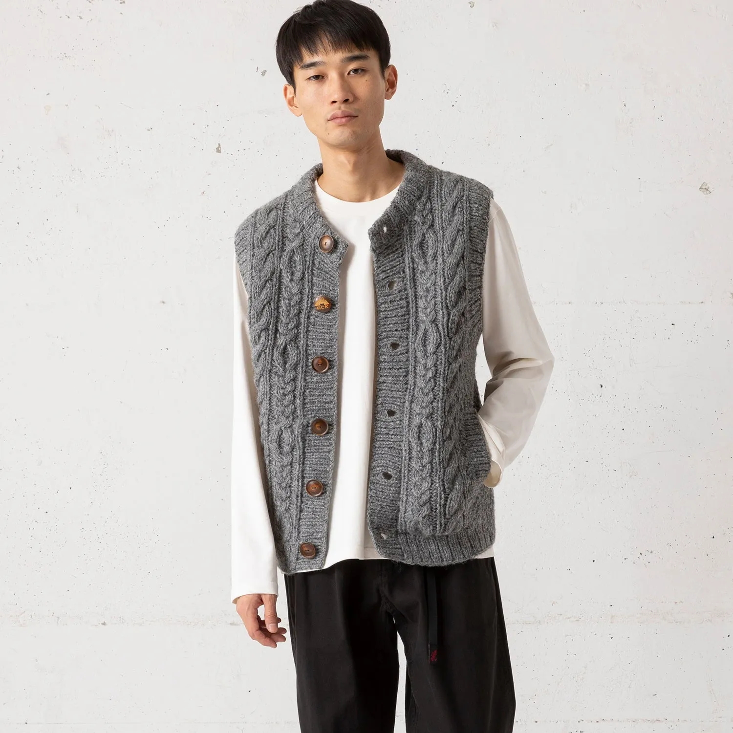 HIMALAYAN CLIMBER'S HAND-KNIT | ヒマラヤン クライマーズ ハンドニット　手編み前開きベスト