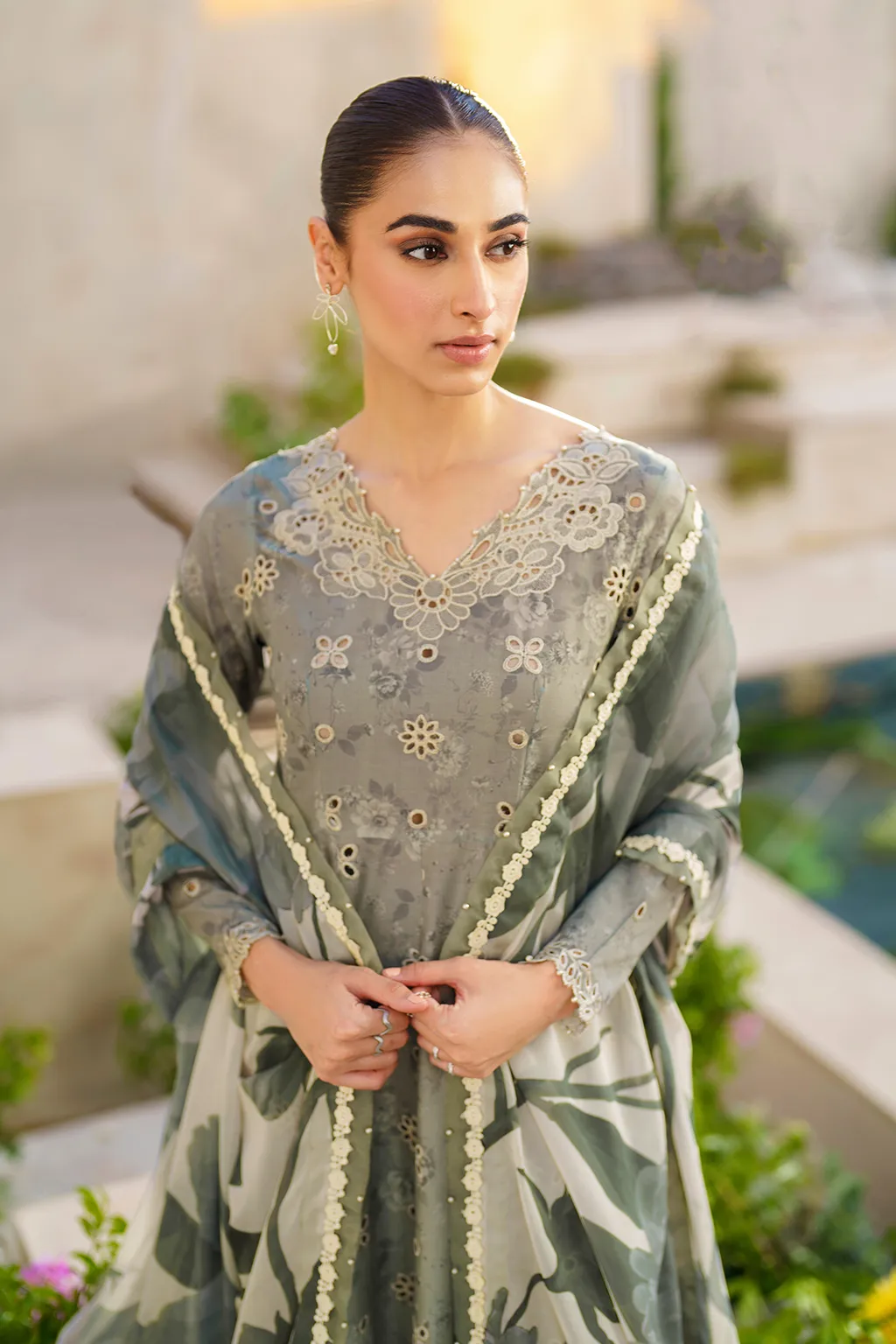 IZNIK | FESTIVE LAWN '24 | SFL-10 EMBROIDERED LAWN