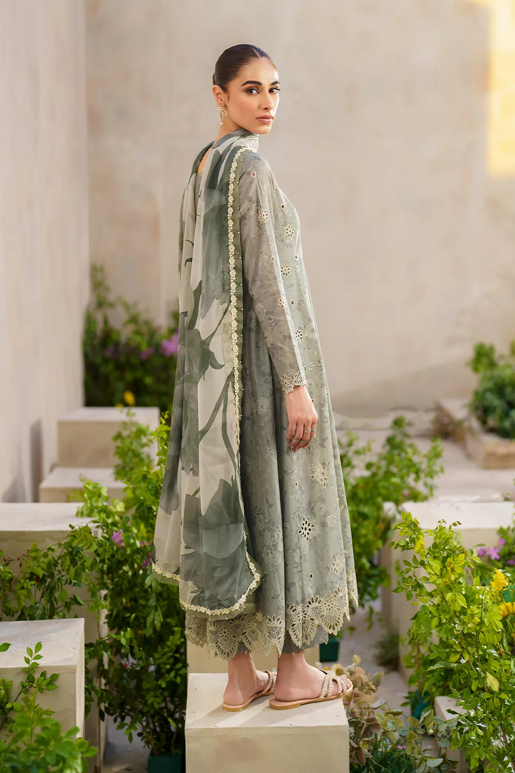 IZNIK | FESTIVE LAWN '24 | SFL-10 EMBROIDERED LAWN
