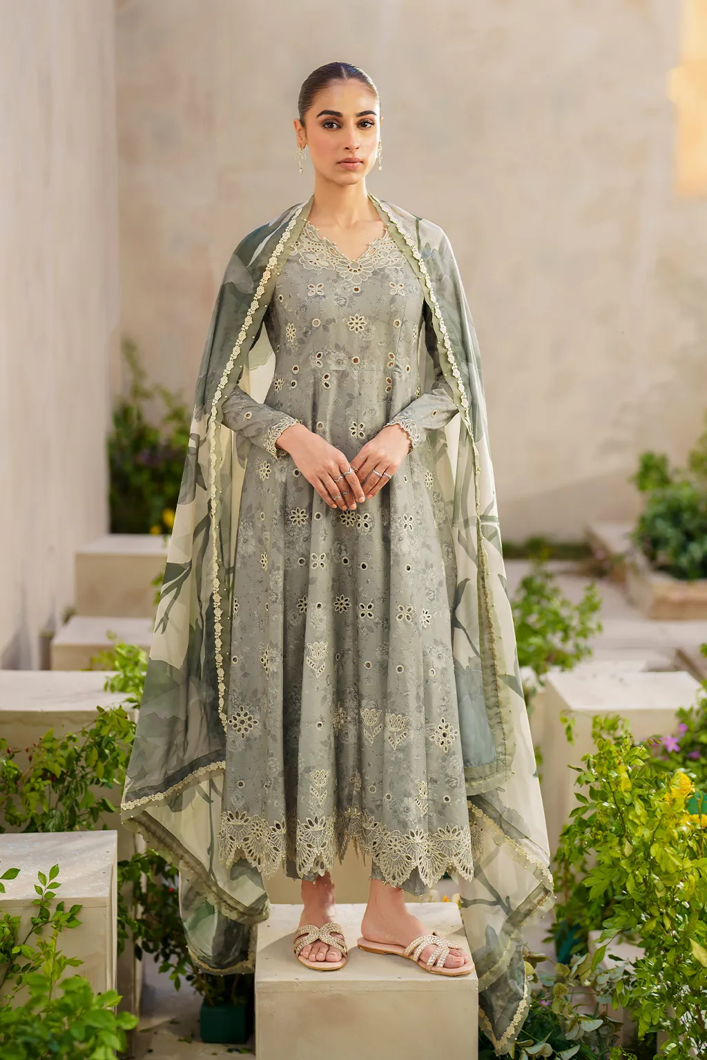IZNIK | FESTIVE LAWN '24 | SFL-10 EMBROIDERED LAWN