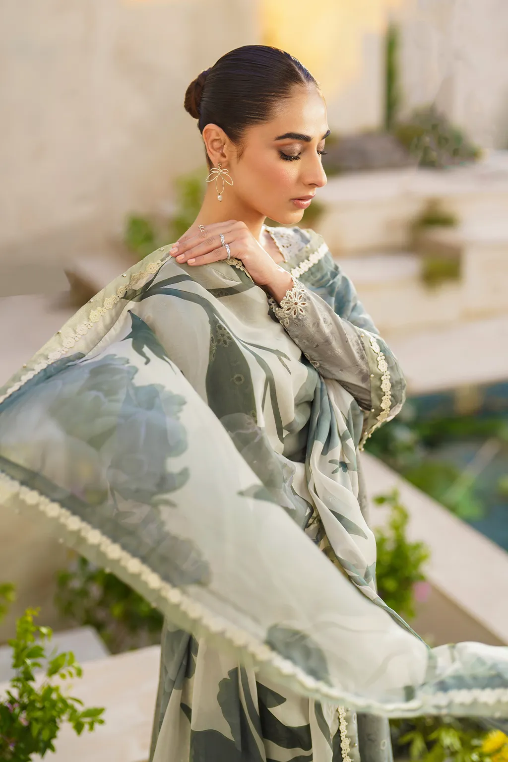 IZNIK | FESTIVE LAWN '24 | SFL-10 EMBROIDERED LAWN