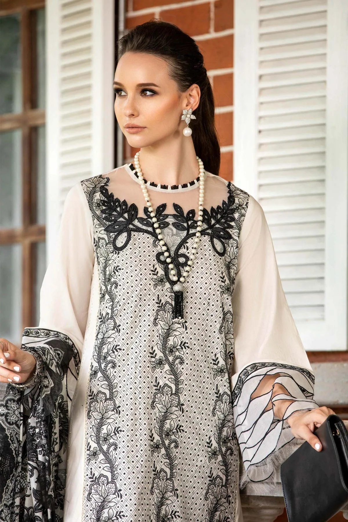 Maria.B | M.Prints Embroidered Lawn '23 | MPT-1807-A
