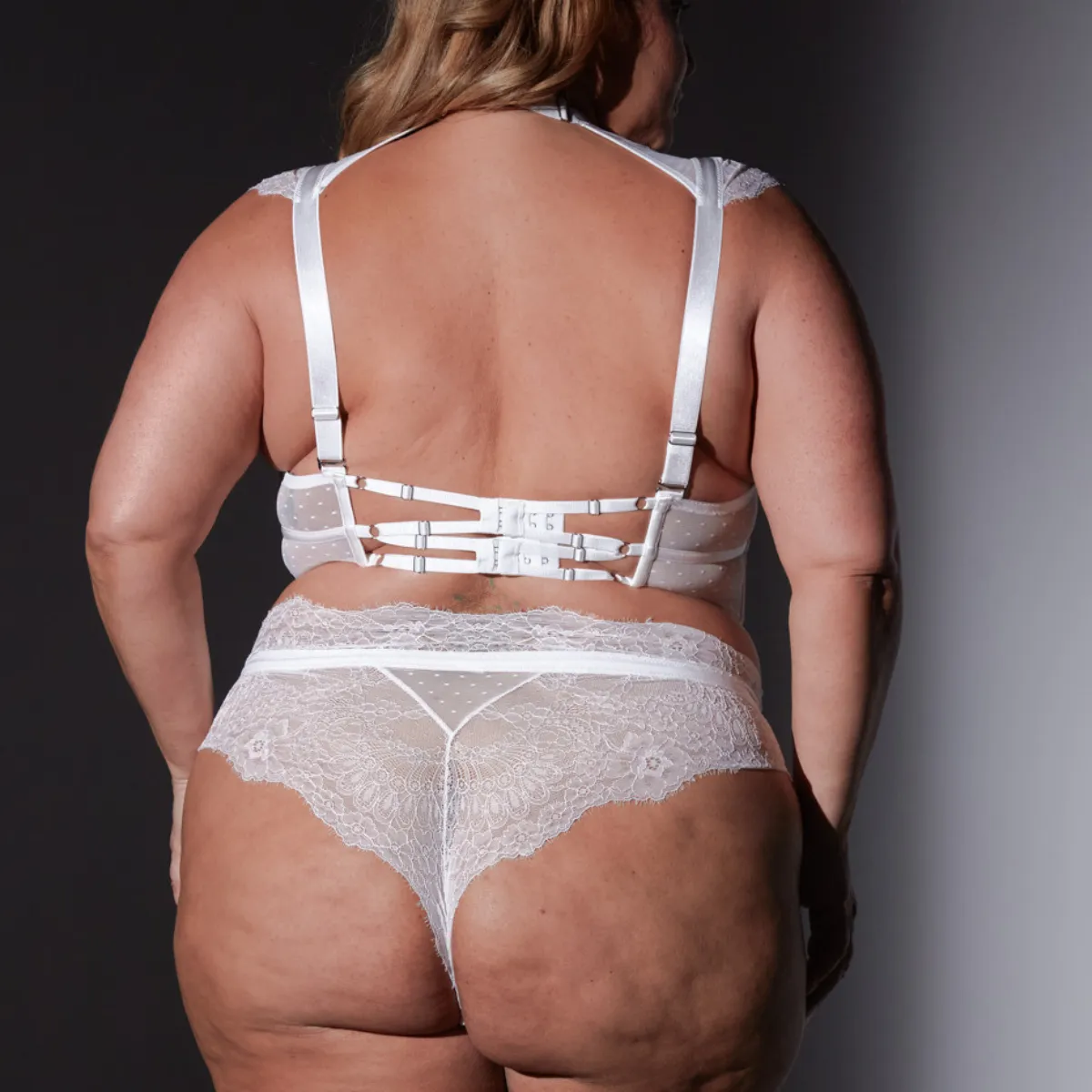 Minna Thong - Ivory