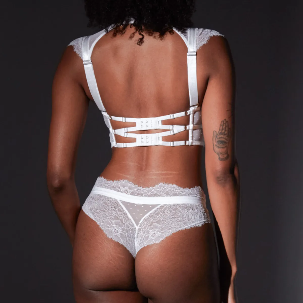 Minna Thong - Ivory