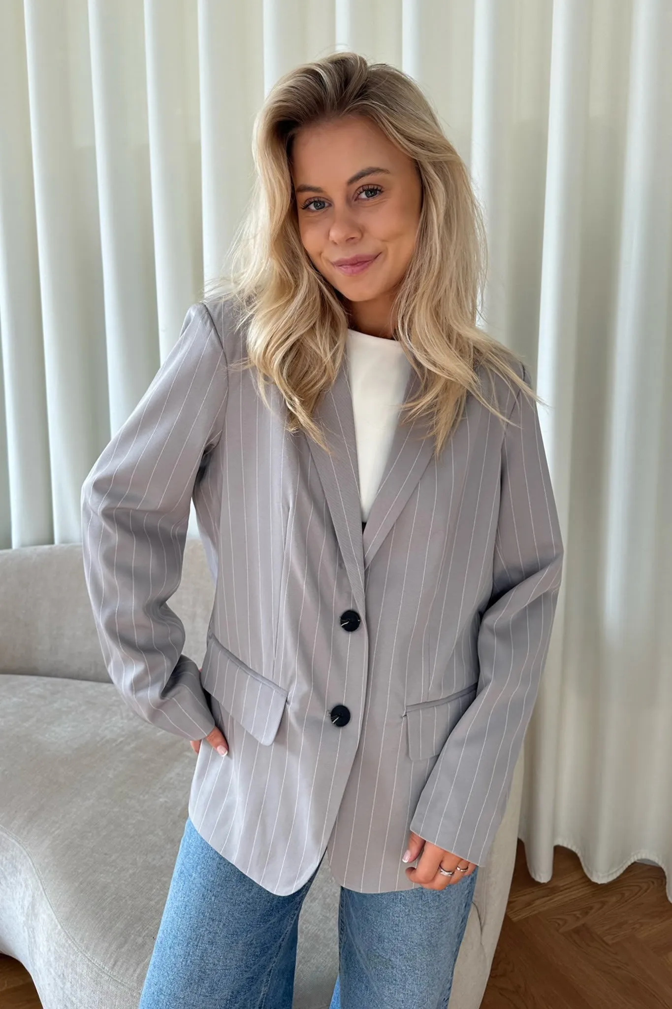 NMVera Oversized Blazer - Lysegrå Hvid Stribet