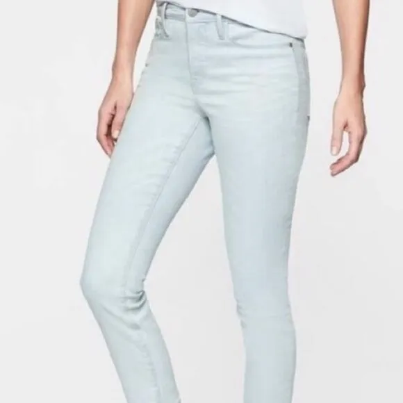 NWT Athleta Sculptek Skinny Crop Jean Glacier light Wash Jeans pants