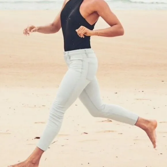NWT Athleta Sculptek Skinny Crop Jean Glacier light Wash Jeans pants