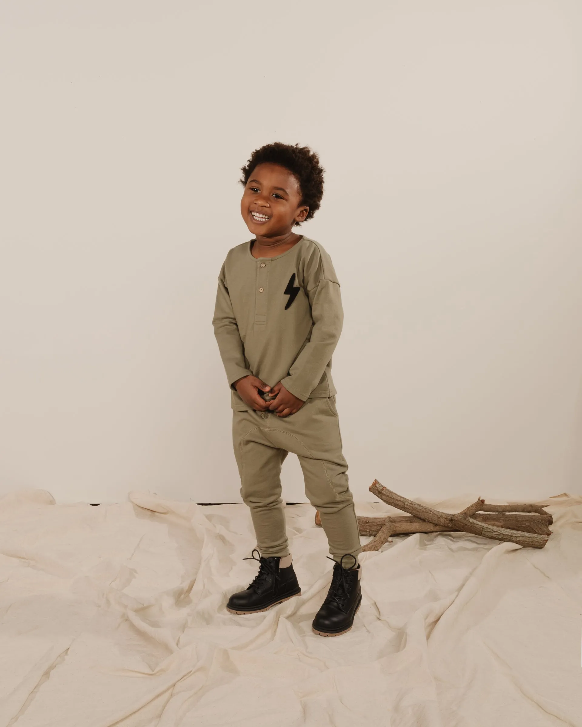 OLIVE BOLT HENLEY SWEATSHIRT