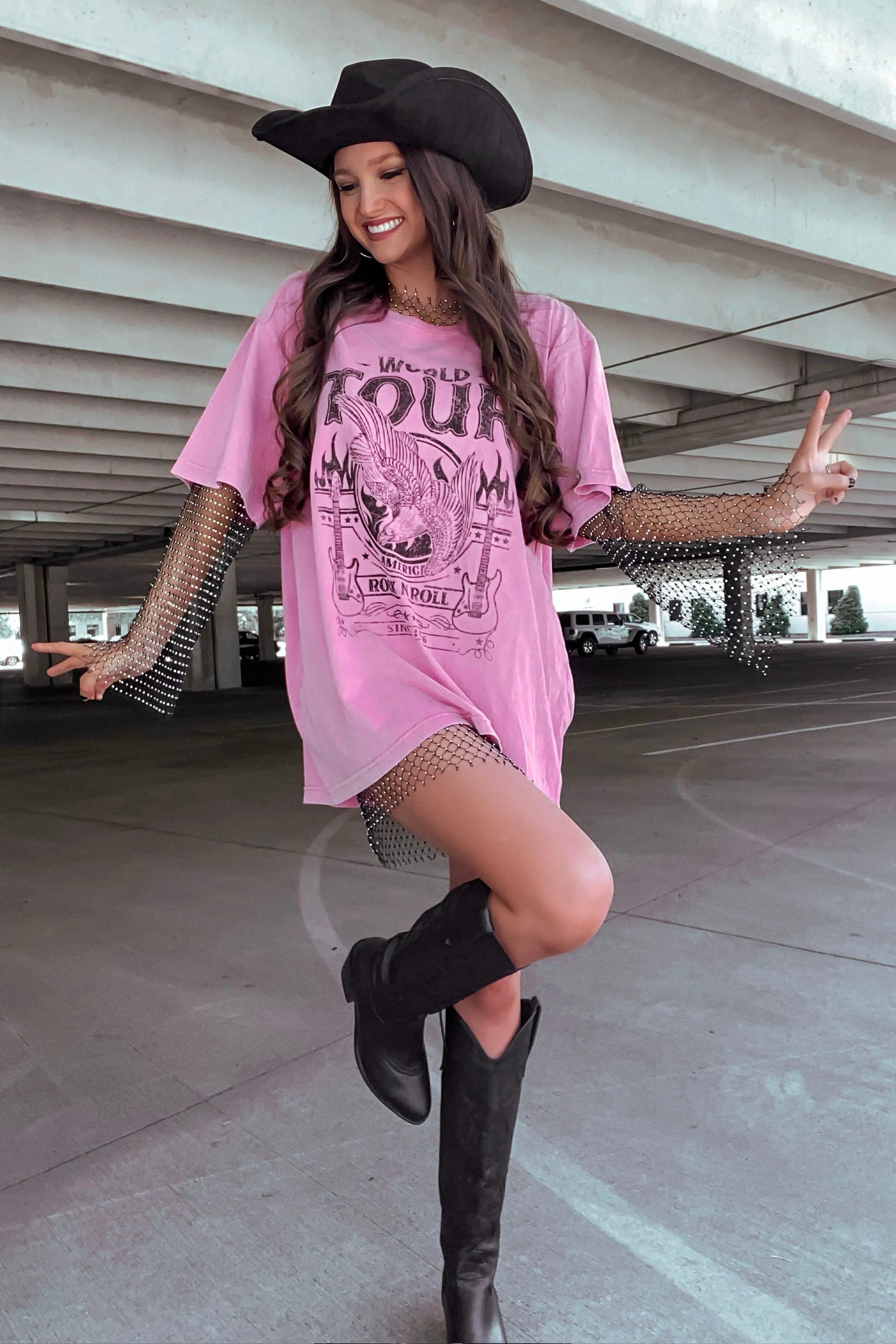 "World Tour" Graphic Tee -Pink