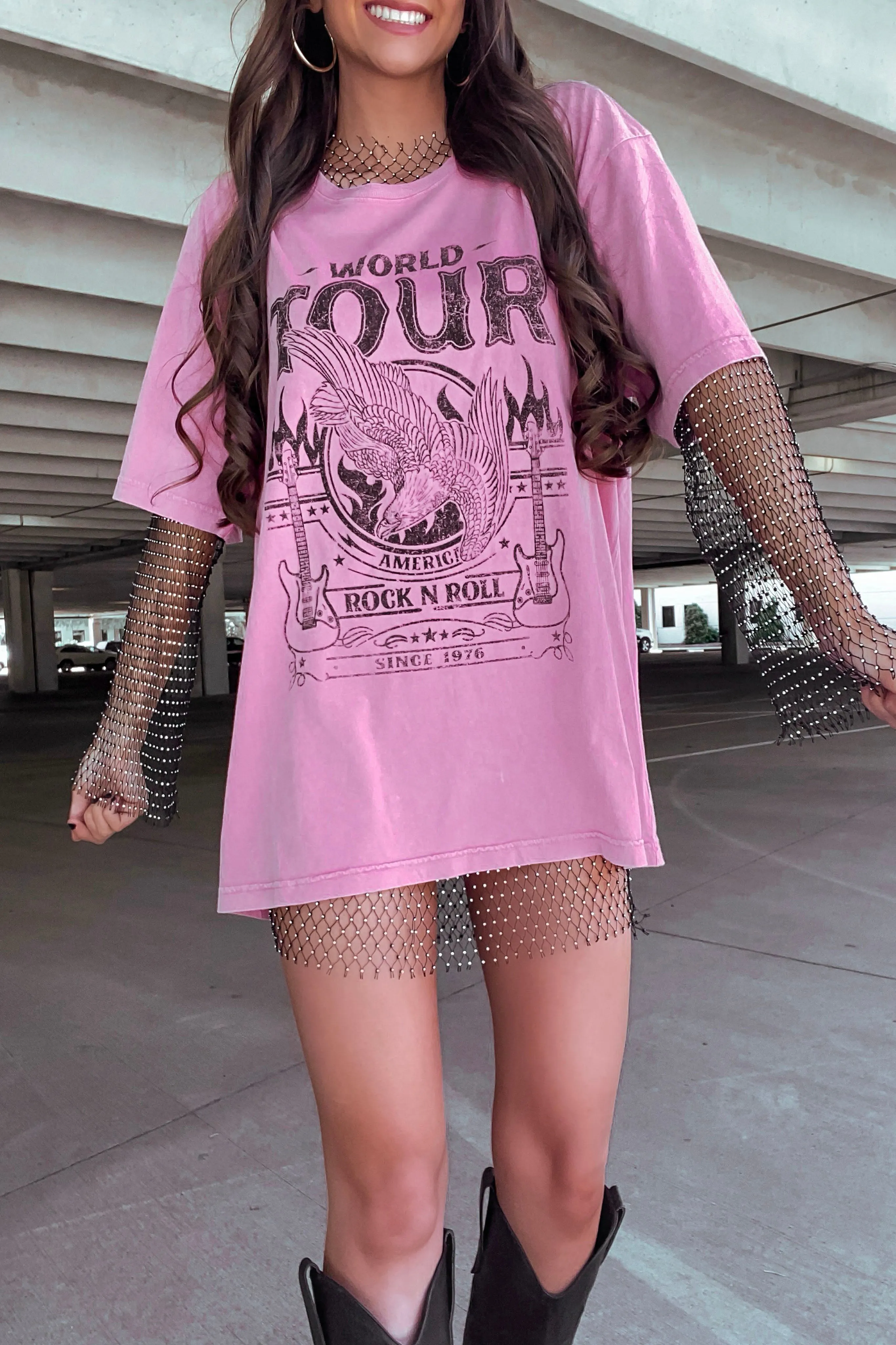 "World Tour" Graphic Tee -Pink
