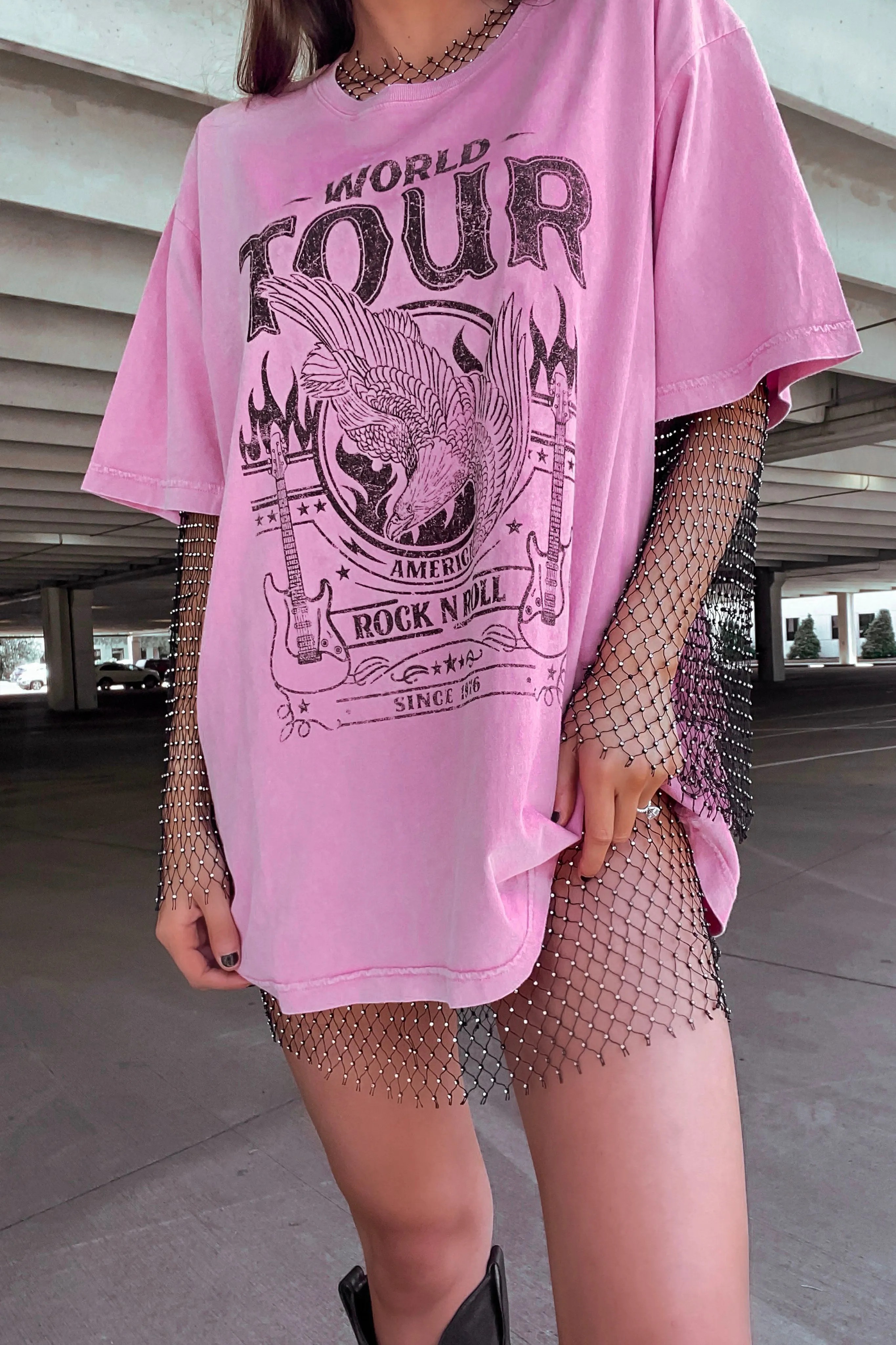 "World Tour" Graphic Tee -Pink