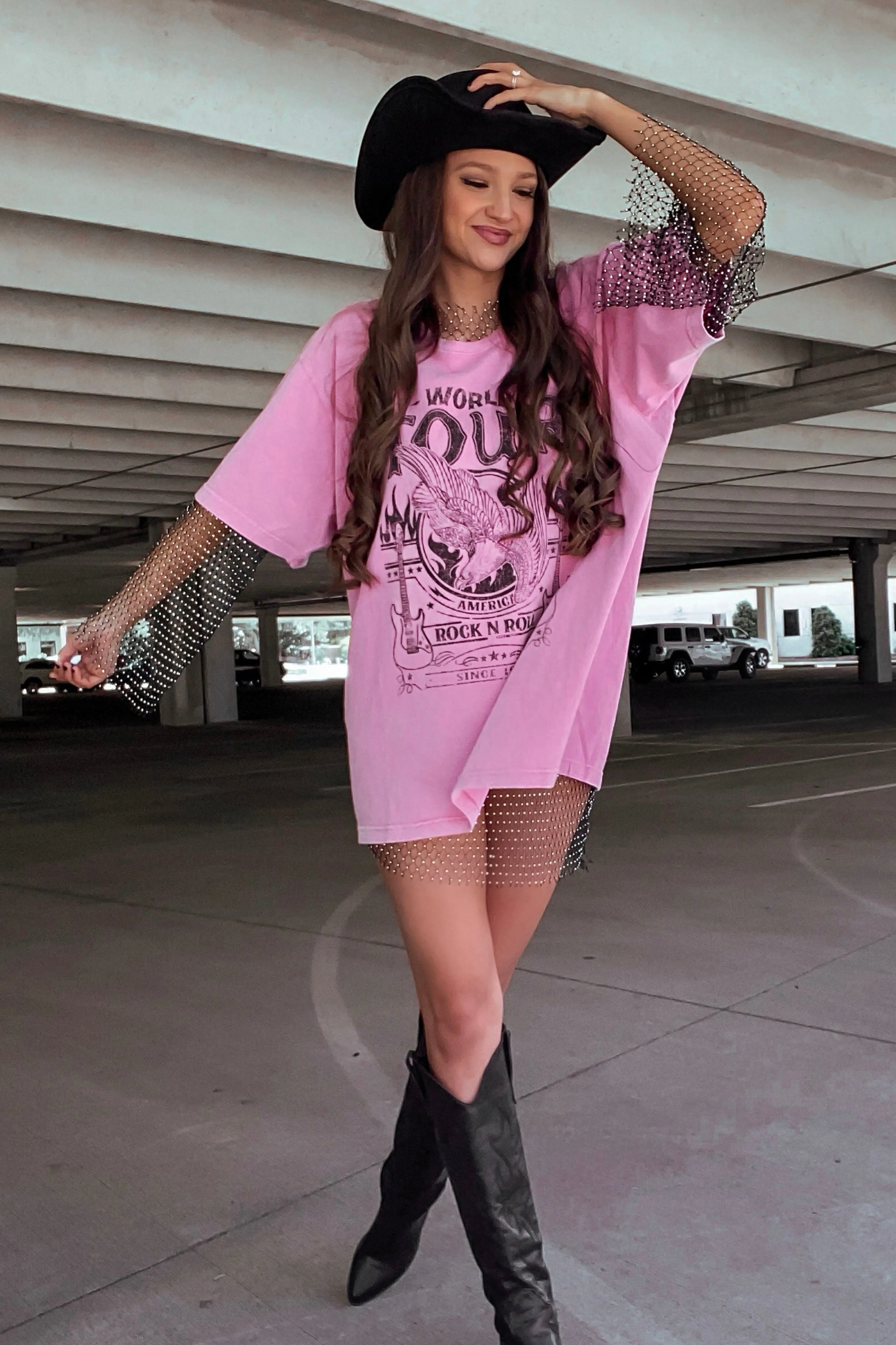 "World Tour" Graphic Tee -Pink