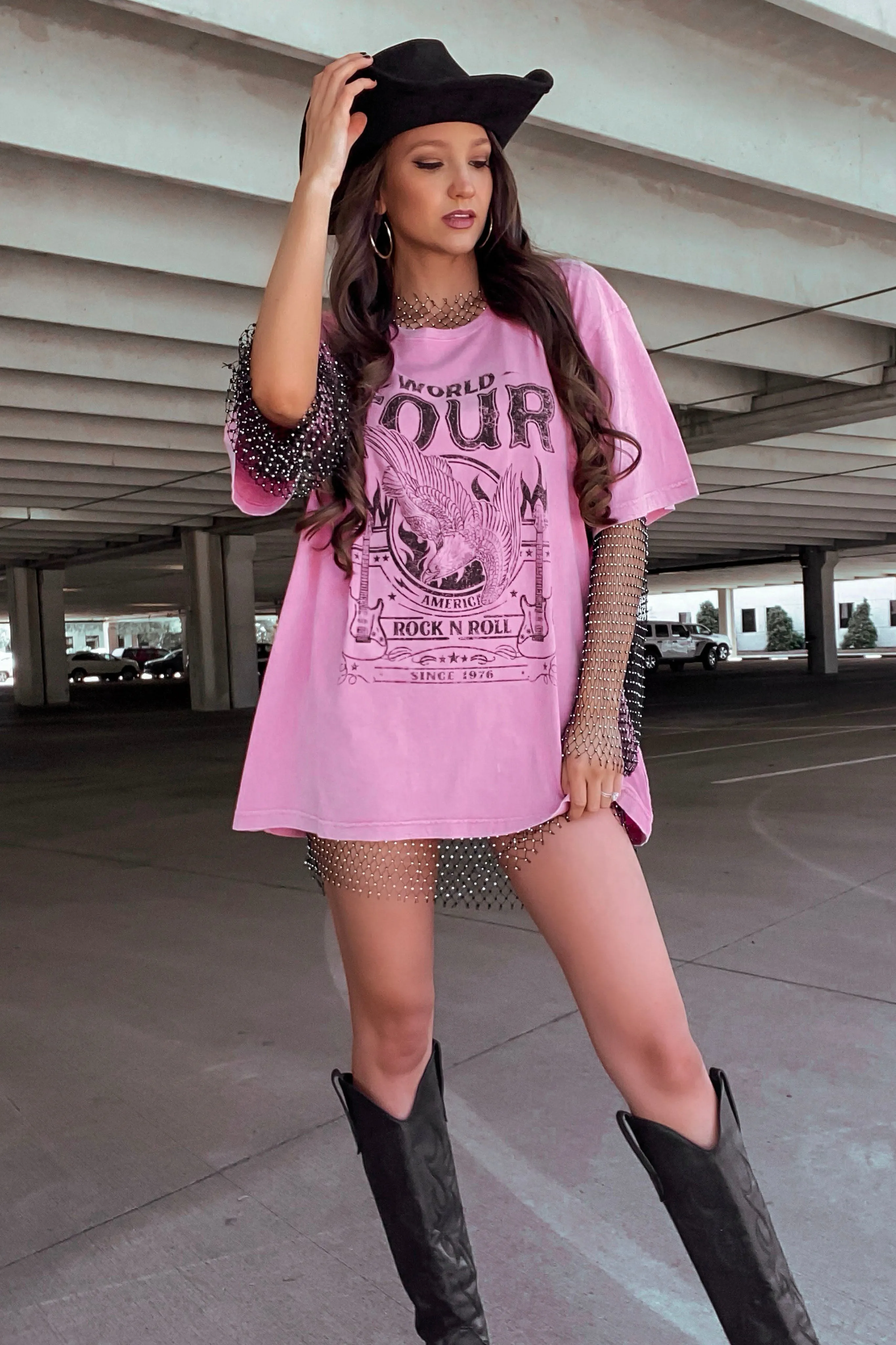 "World Tour" Graphic Tee -Pink