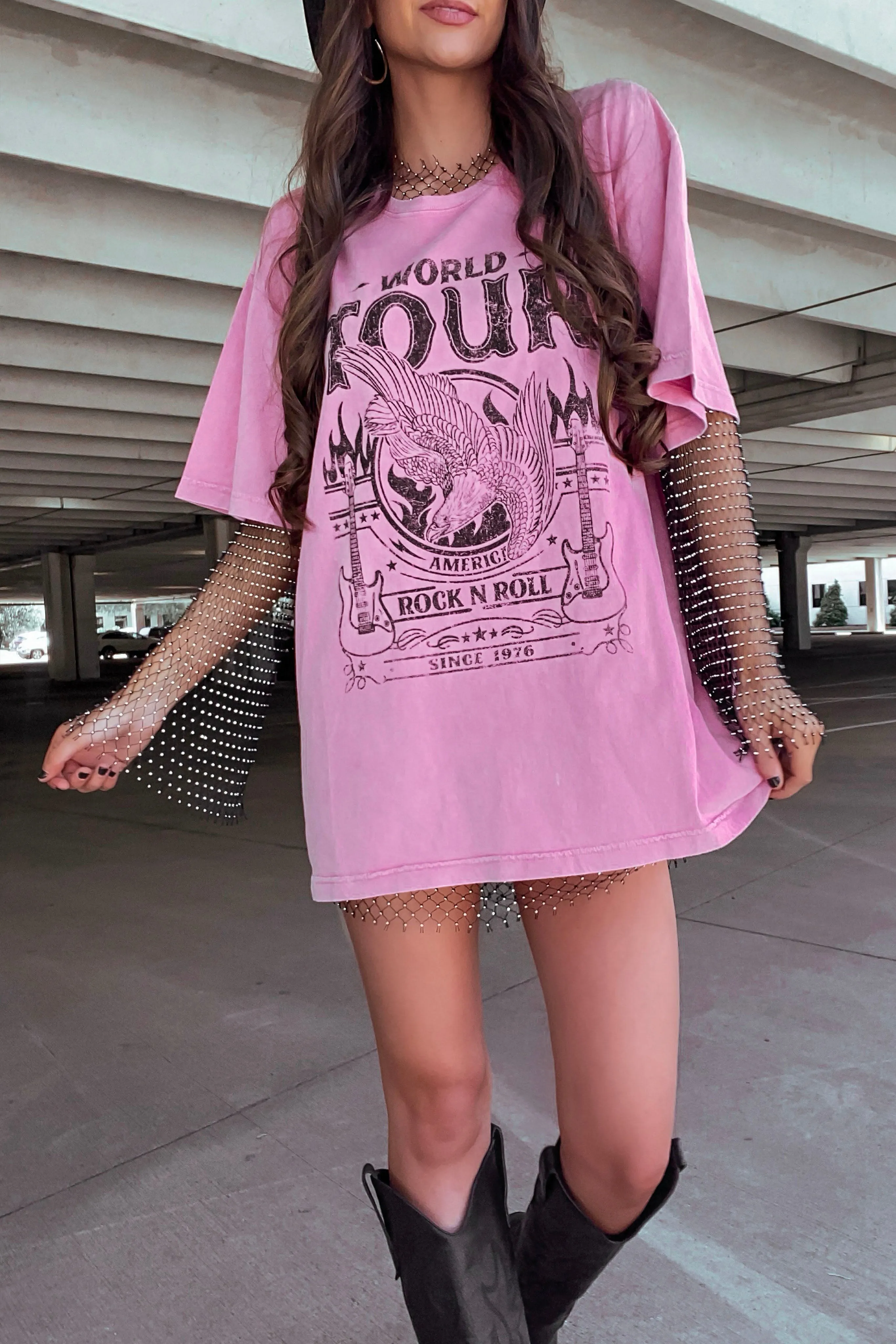 "World Tour" Graphic Tee -Pink