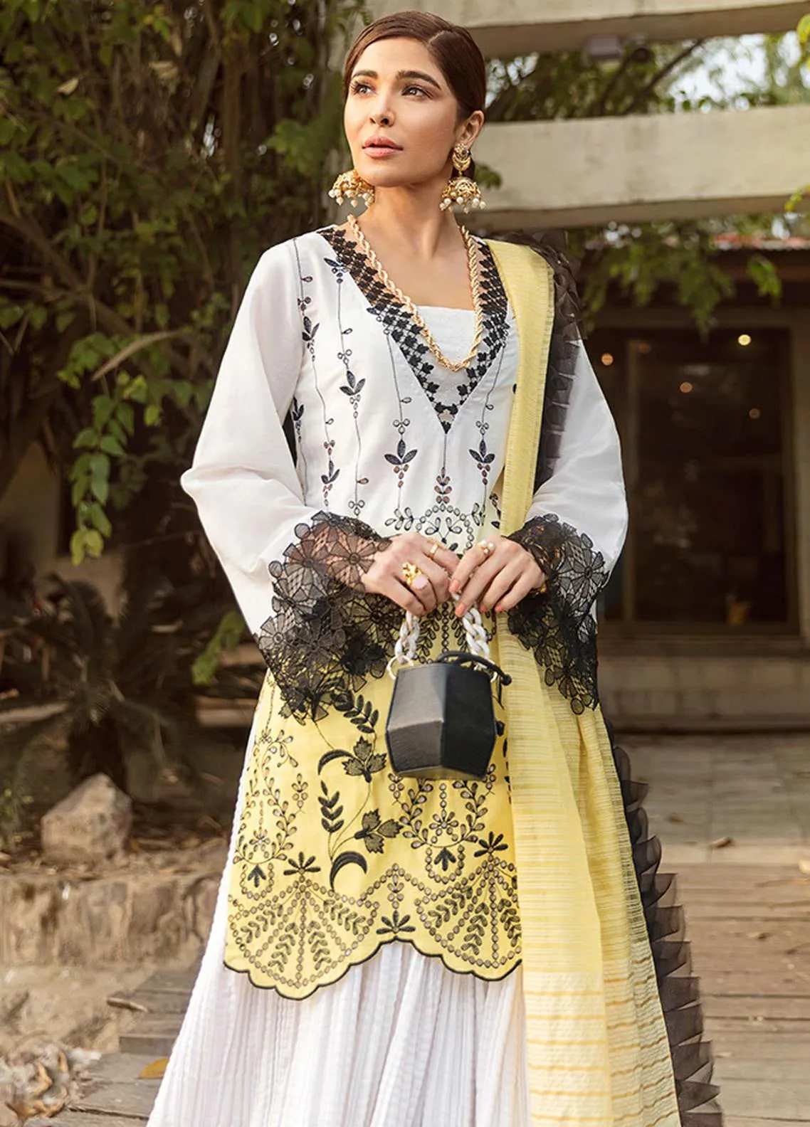 Saira Rizwan Lawn 2023  |  GUMAAN 07