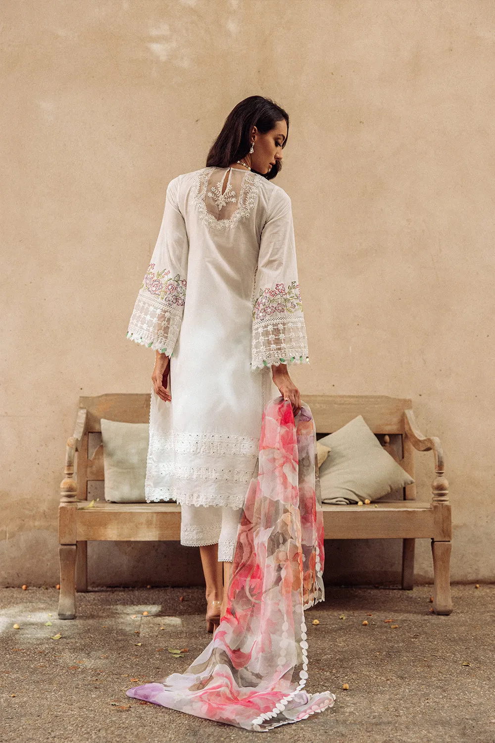 Saira Rizwan Lawn 2023  |  LILY 06