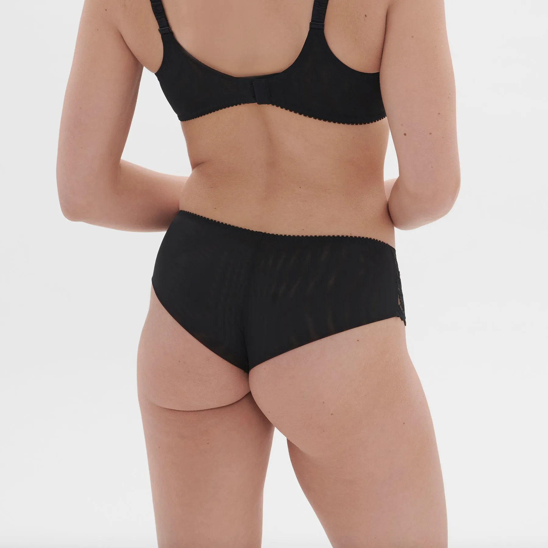 Simone Pérèle Intrigue Shorty