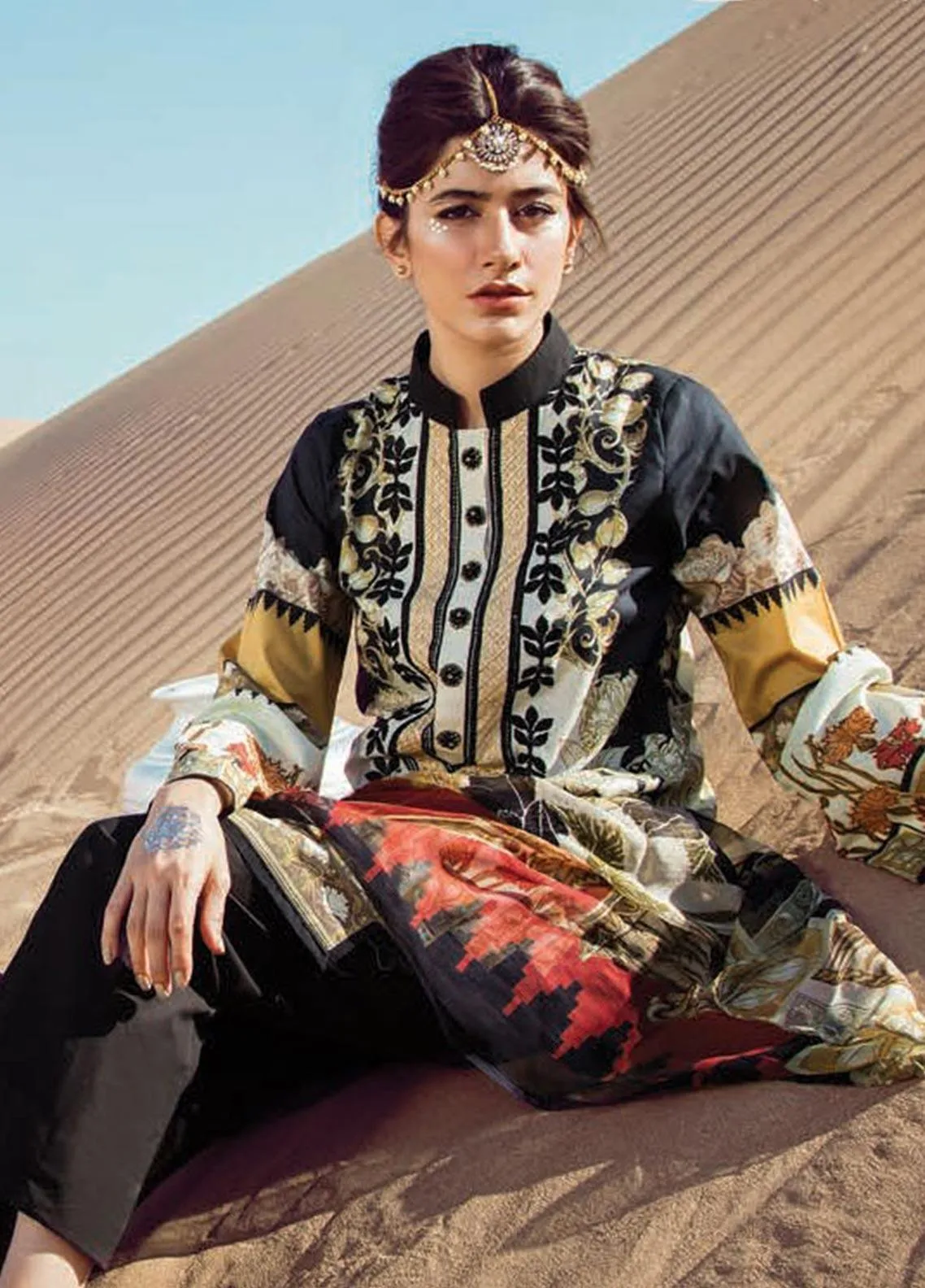 Stylish Pakistani Suit in Black Color #J6107