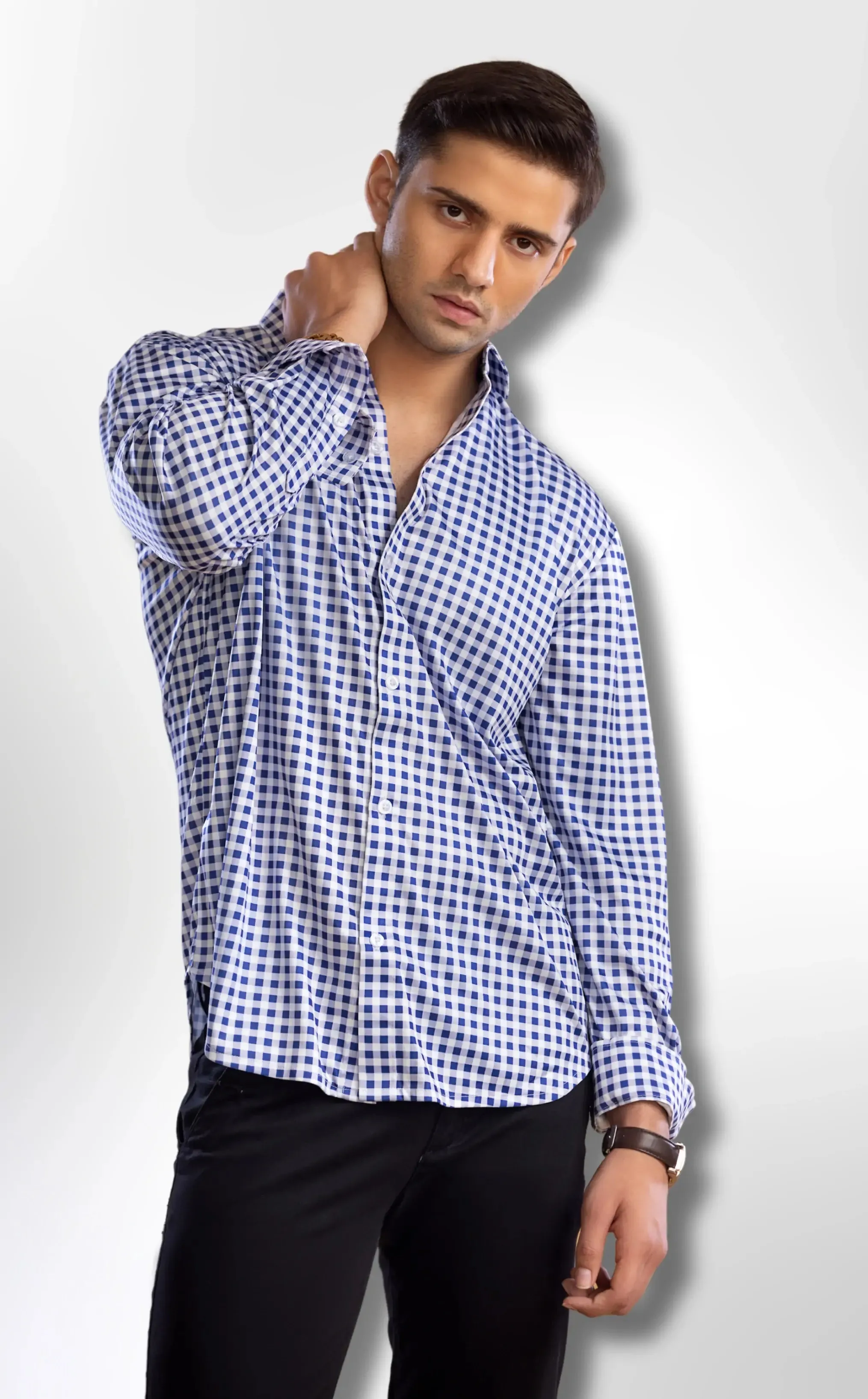 The Dressy Shirt Semi-Spread Collar Collar Navy and White Gingham