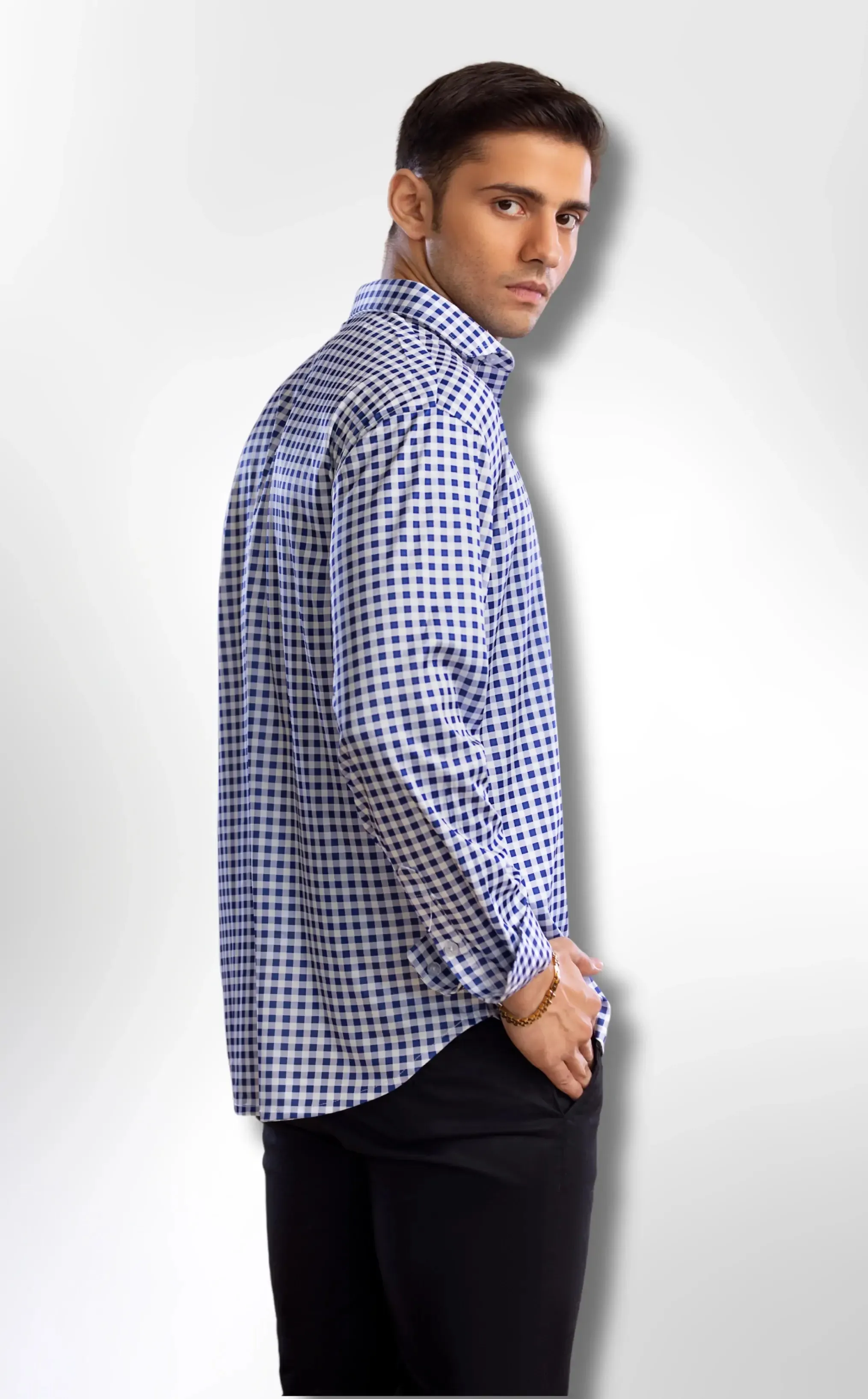 The Dressy Shirt Semi-Spread Collar Collar Navy and White Gingham