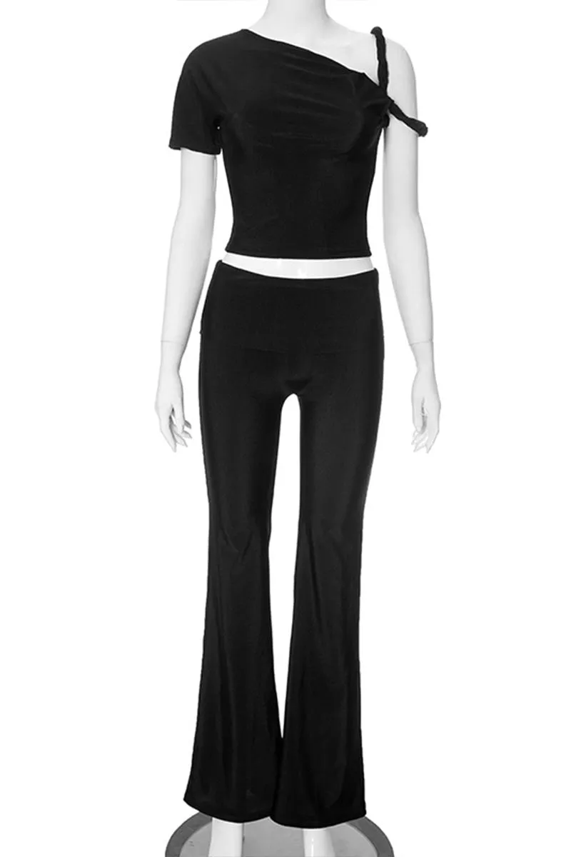 UM0536 Tee and Bootcut Pants Set
