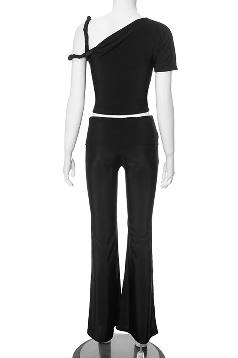 UM0536 Tee and Bootcut Pants Set
