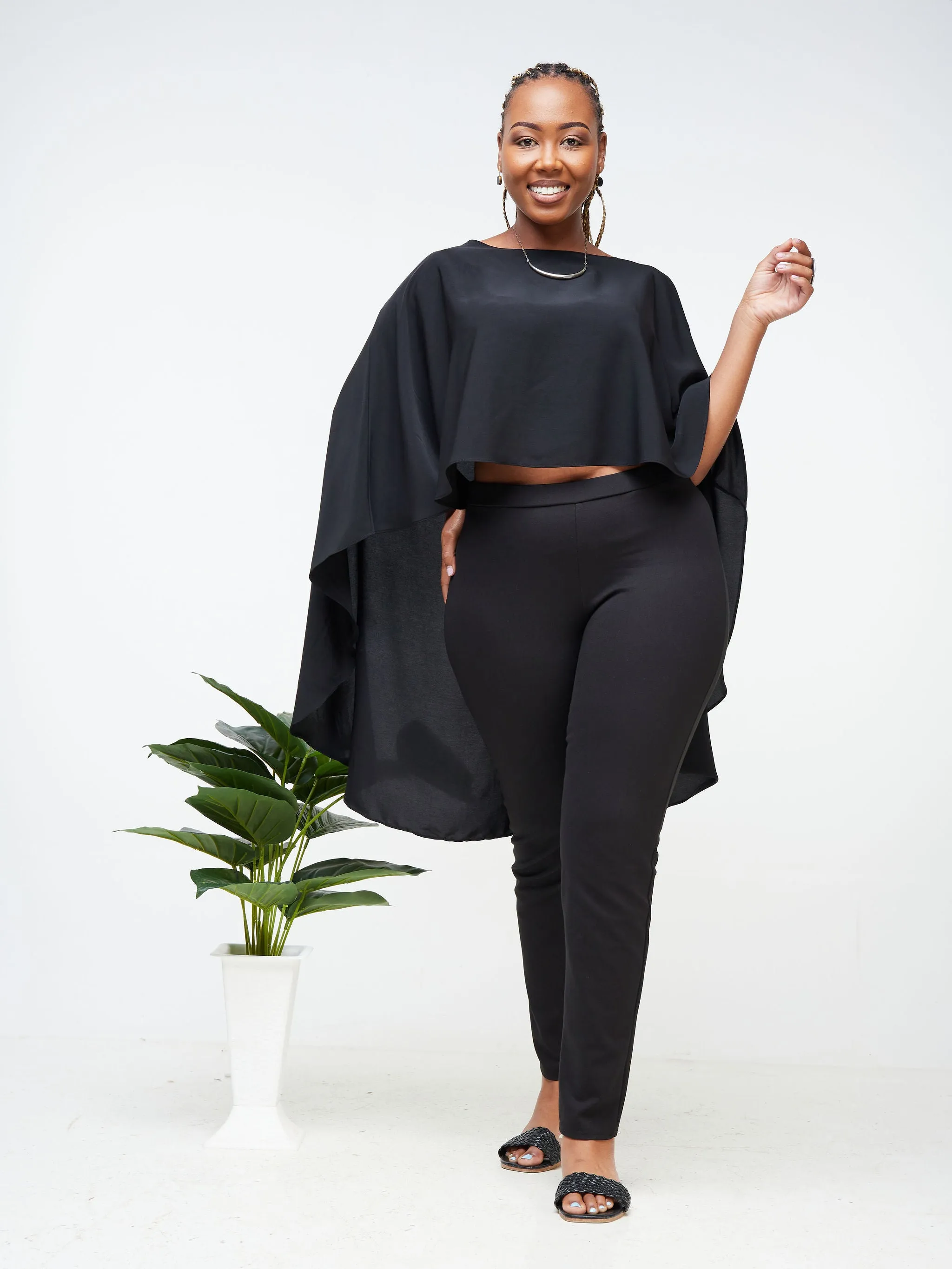 Vivo Sana Cape Top - Black