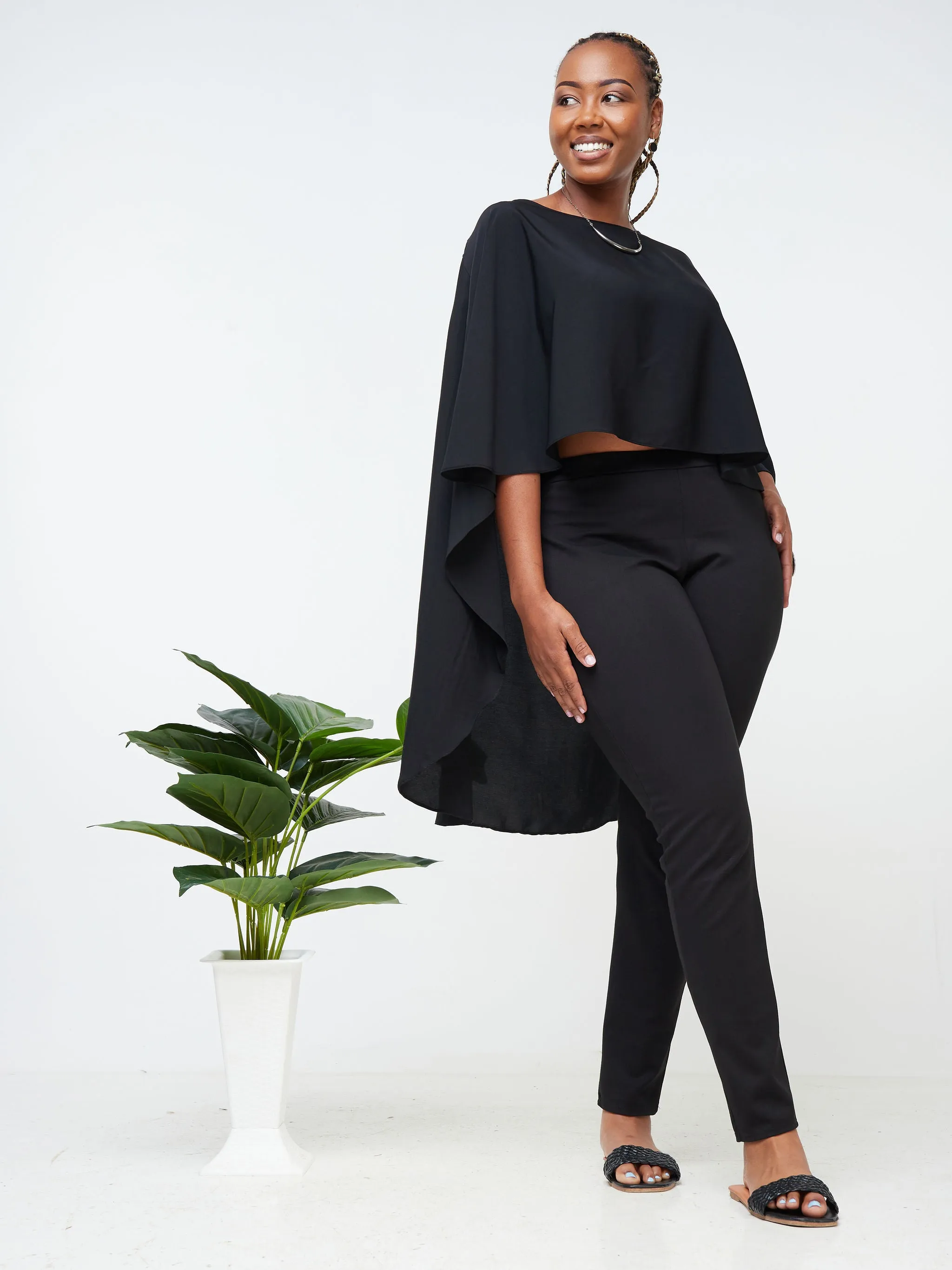 Vivo Sana Cape Top - Black