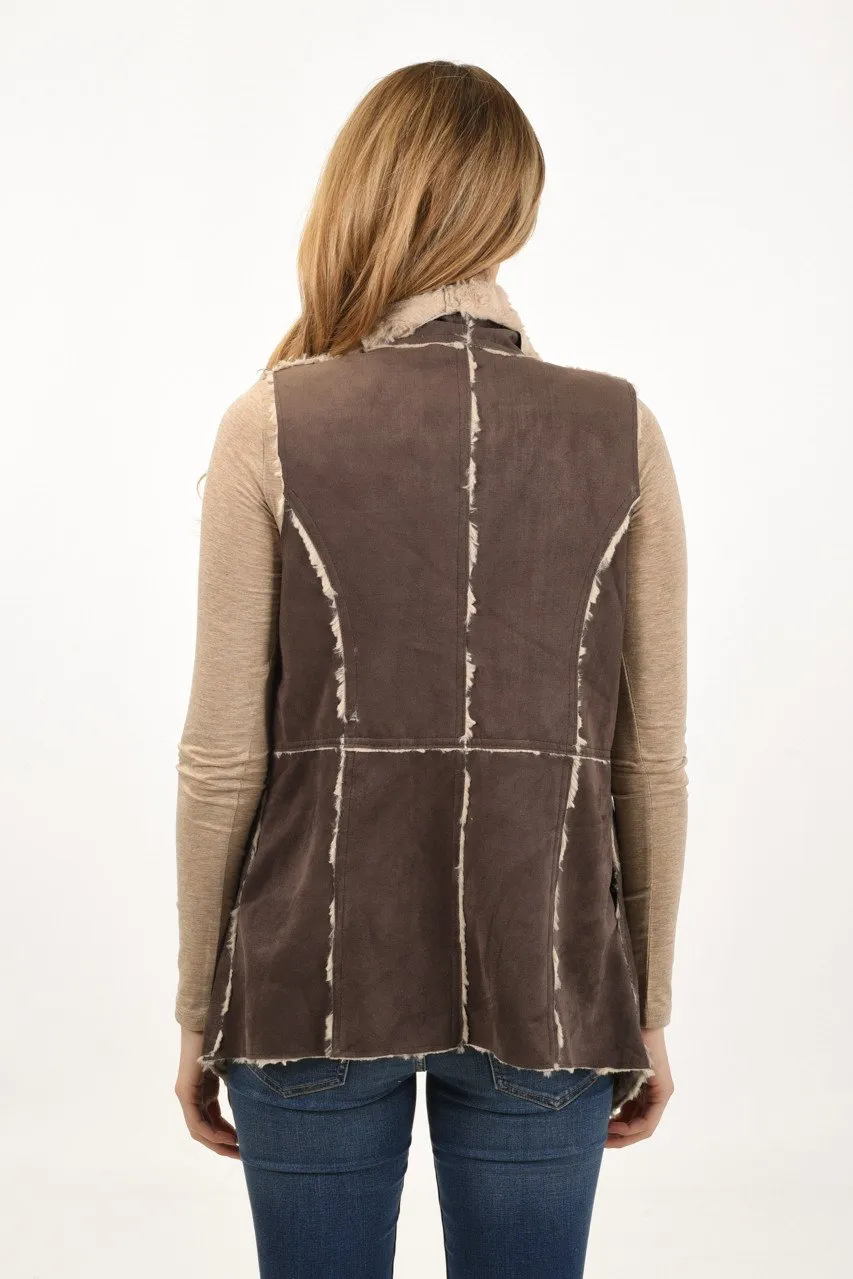Weekend at the Lodge Vest
