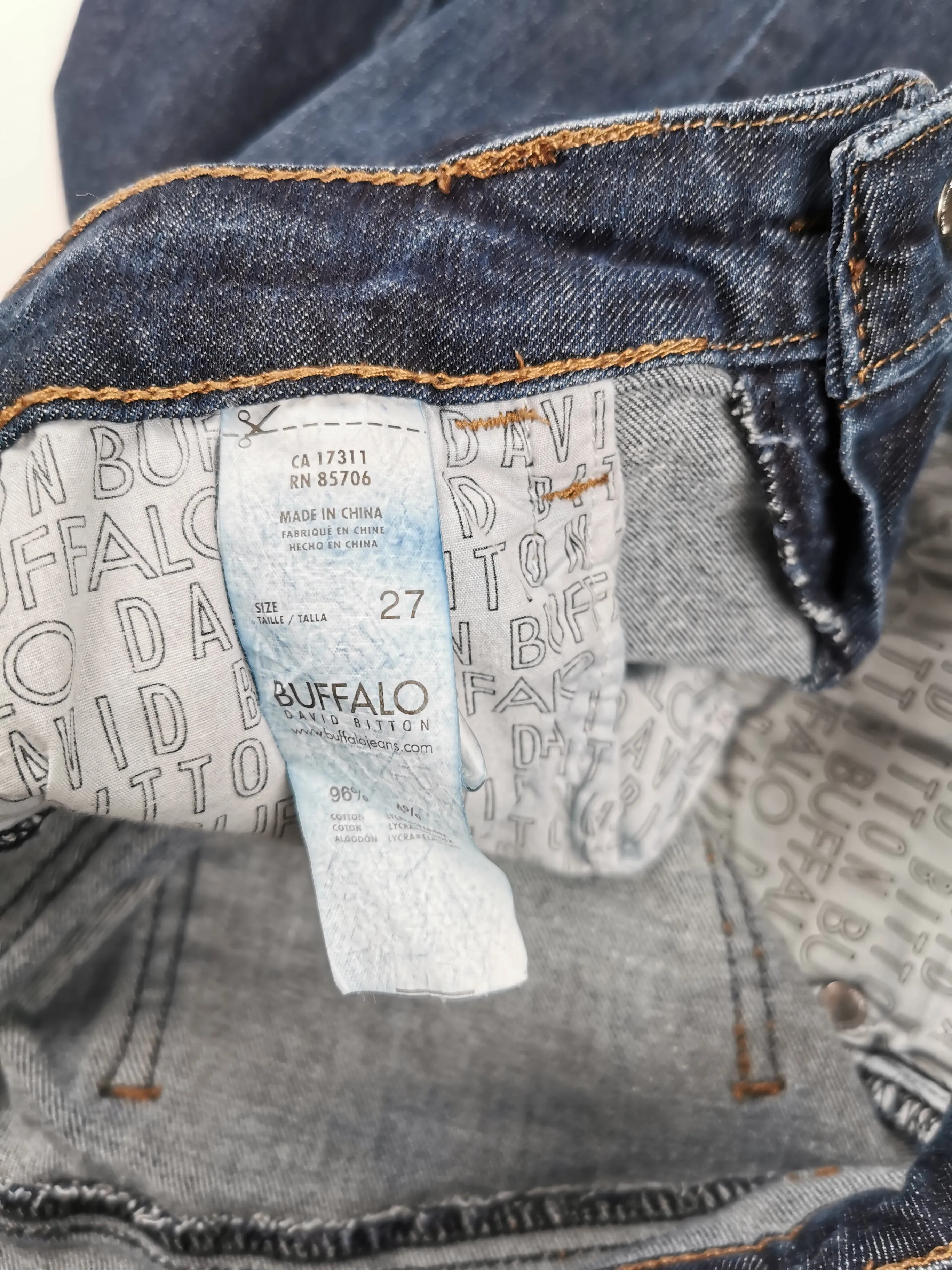 WOMENS SIZE 27 - BUFFALO, 'Faith' Mid-rise, Dark Wash, Skinny Jeans EUC B6