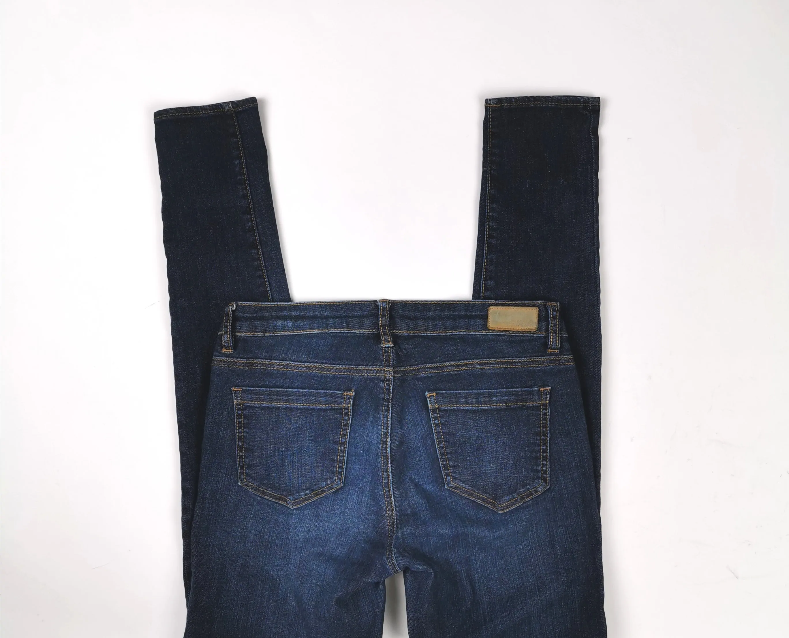 WOMENS SIZE 27 - BUFFALO, 'Faith' Mid-rise, Dark Wash, Skinny Jeans EUC B6