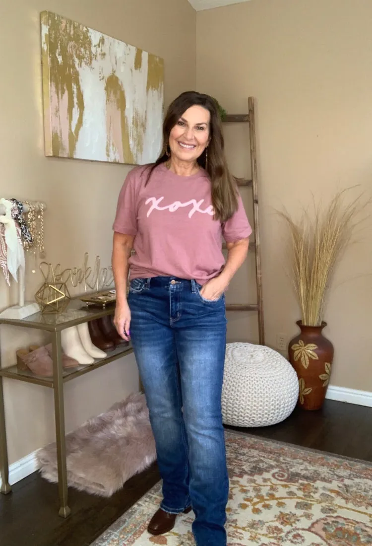 XOXO Graphic Tee in Mauve