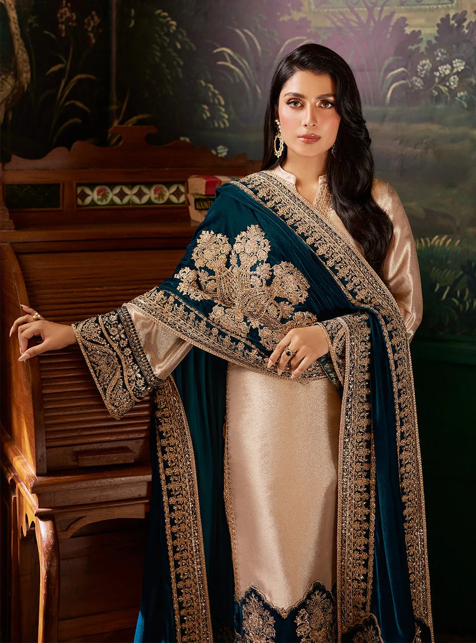 ZAINAB CHOTTANI VELVET COLLECTION '23 | AMBER
