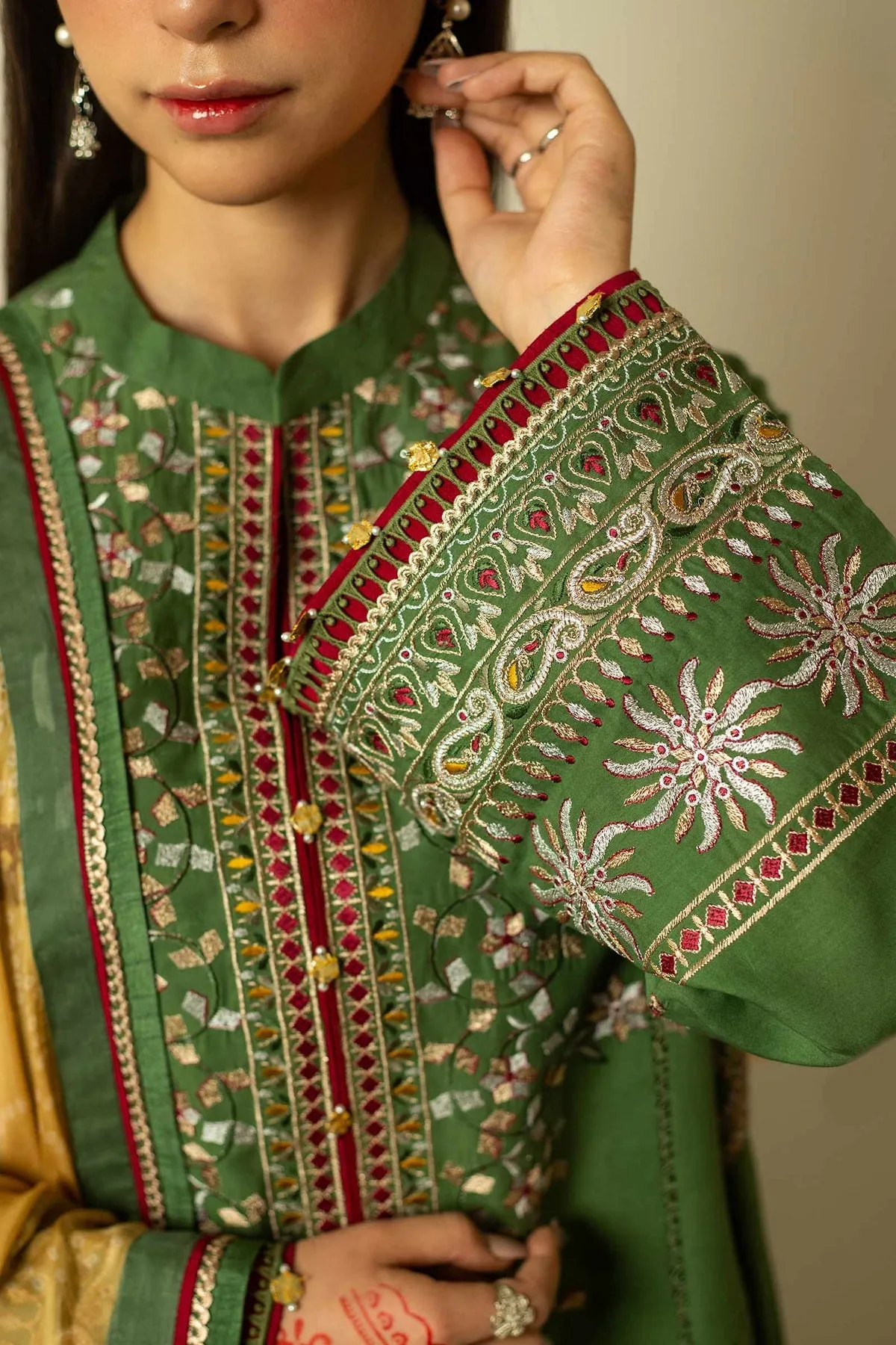 Zara Shahjahan Lawn II - '23 | ZEL23-D9